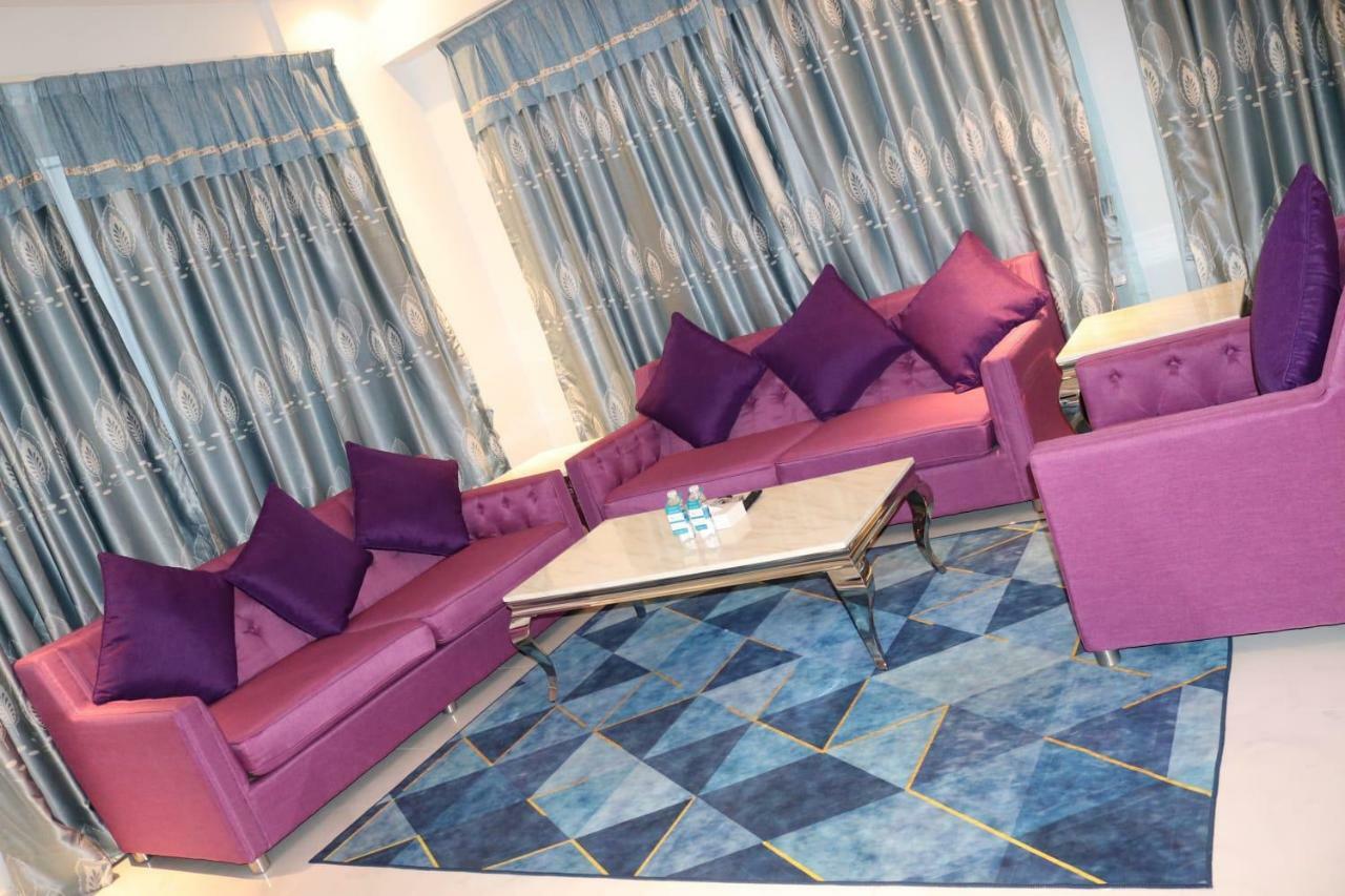 Swan Towers Aparthotel Manama Eksteriør bilde